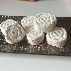 Handcrafted Vanilla Rose Bergamot Ground oat bath bombs (7)